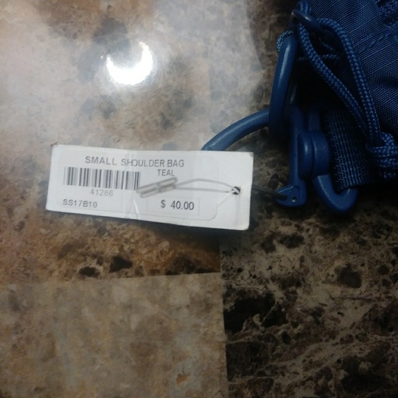 Supreme bag mini size 100% authentic - Picture 3 of 6